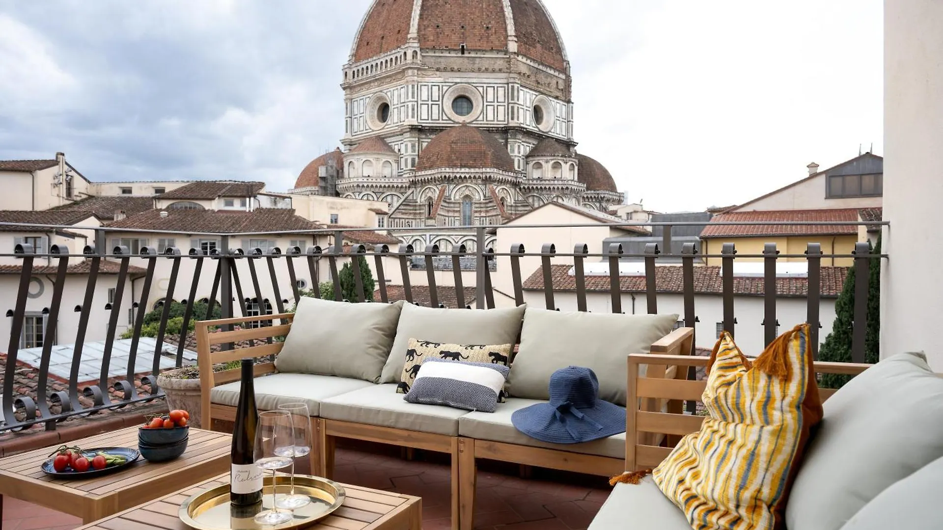 La Gabbia Del Grillo Apartments & Suites contacts